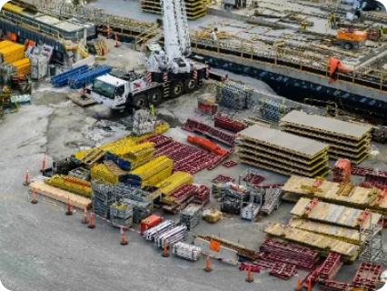 Équipe et grue